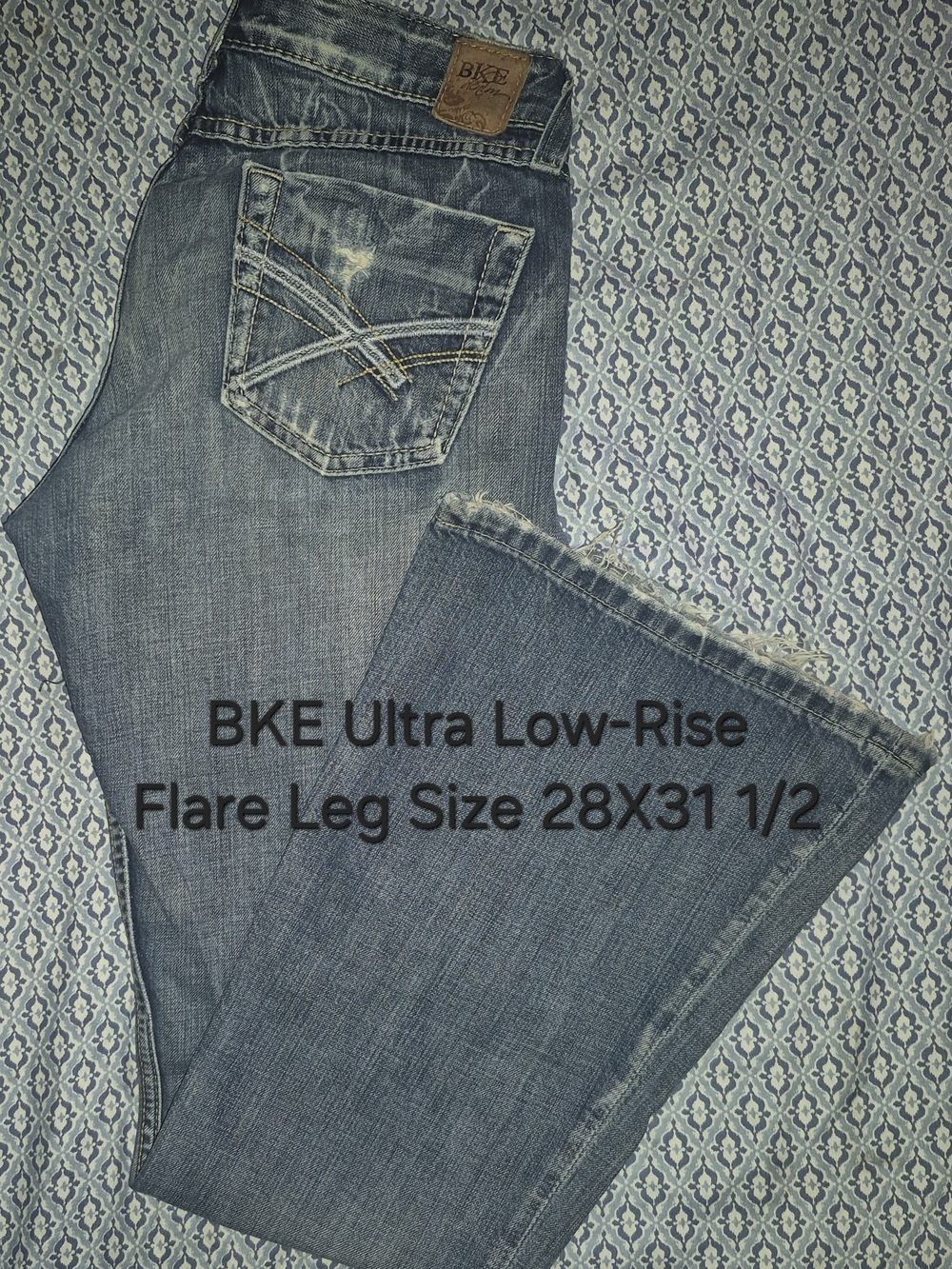 BKE Women’s Flare Jeans in Faded Blue Denim